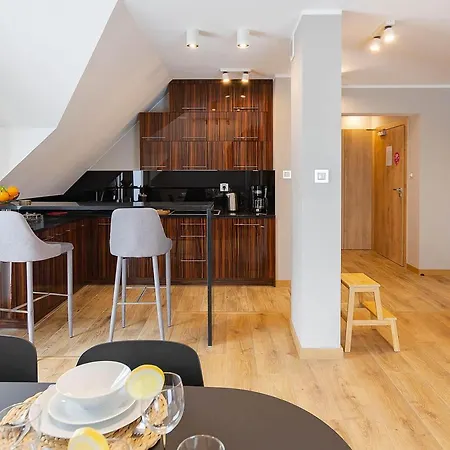 Dwu Poziomowy Karkonoska - Apartamentuj *